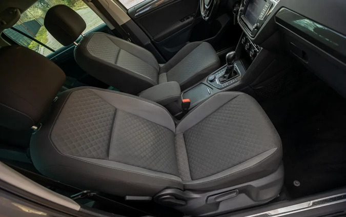 Volkswagen Tiguan cena 67900 przebieg: 159000, rok produkcji 2017 z Szamocin małe 631